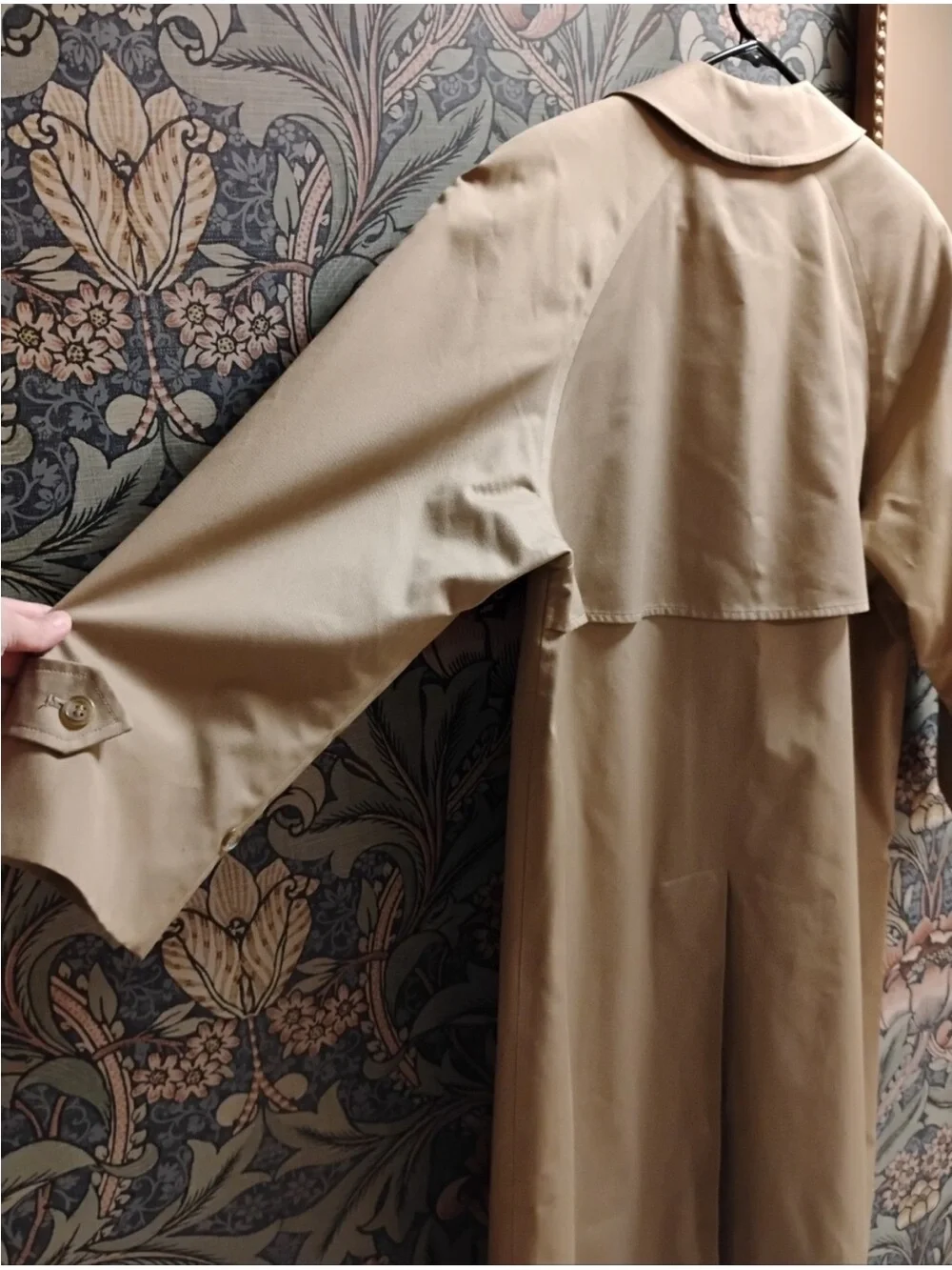 Vintage Burberrys Trench Coat - Single Breasted - Picture 9 of 16